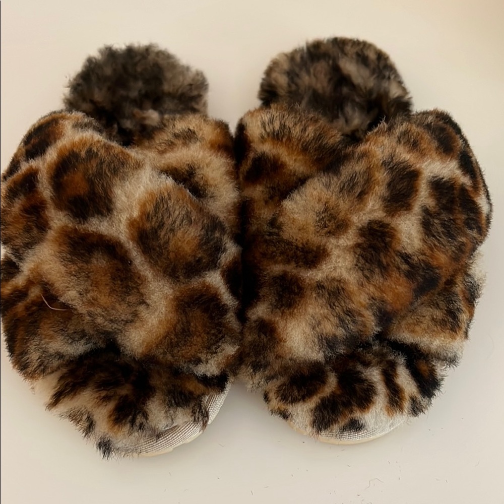 EMU Australia slippers size 7